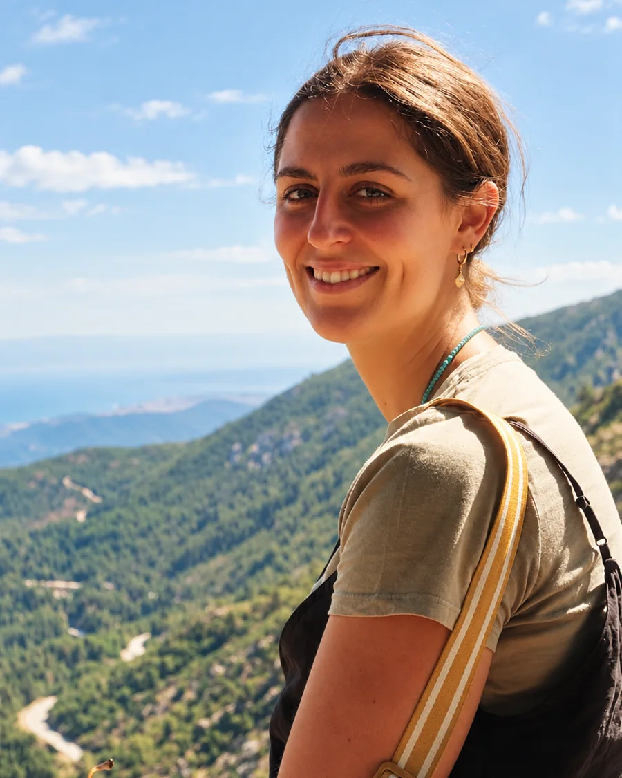 Mencía Barroso during a mountain walk